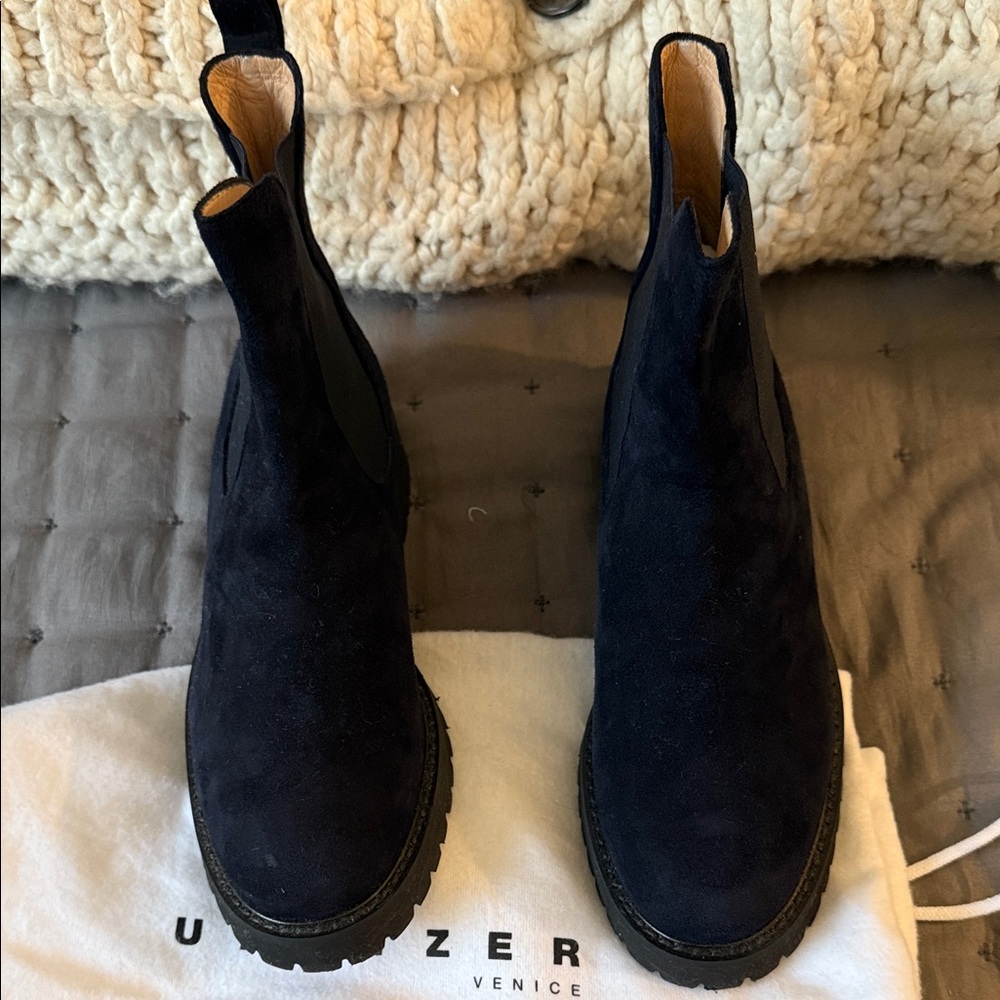 NWOT Unutzer Navy Suede Boot